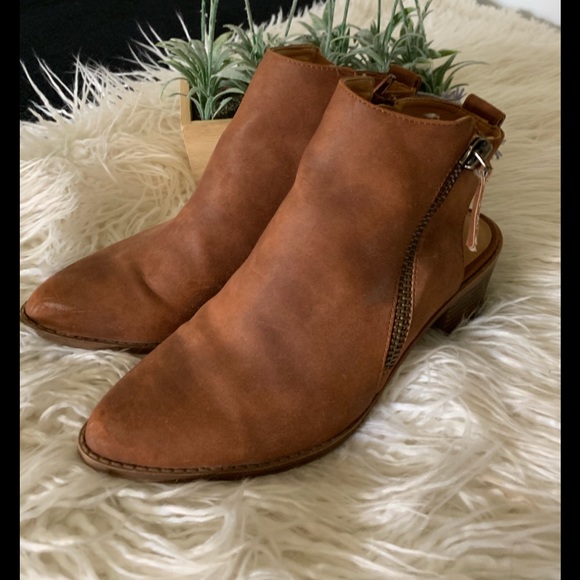 Sugar Shoes - Cool shoes- ankle bootie mules!